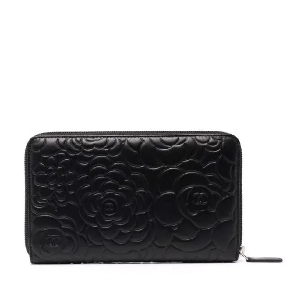 Chanel CC Camélia Floral Zip-Around Wallet